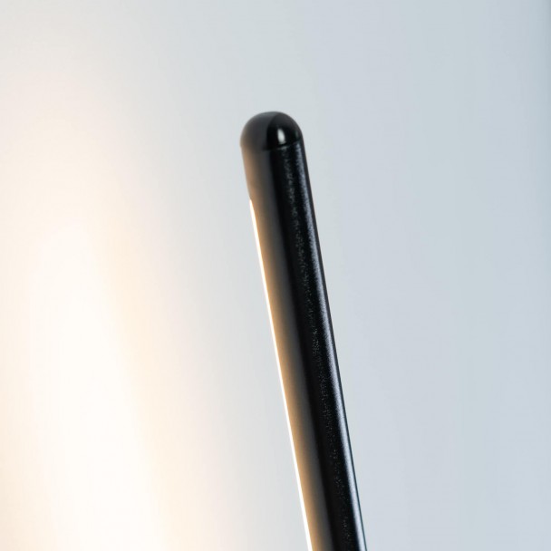 Sencillo y elegante aplique LED negro