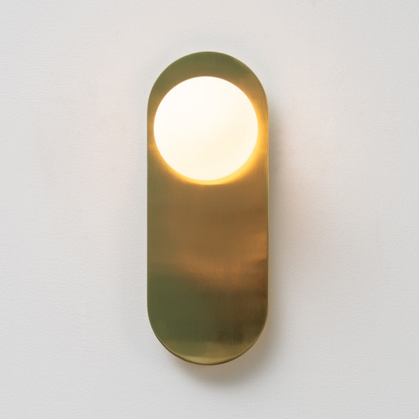 Lámpara de pared con bola de cristal