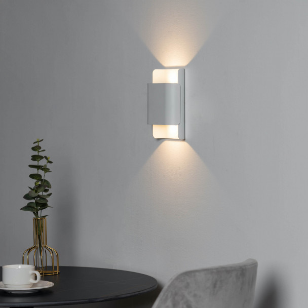 Aplique blanco para el salón o el dormitorio
