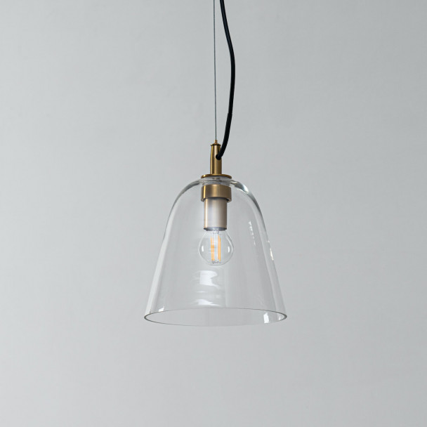 Lámpara colgante con un bonito cristal transparente