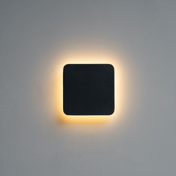 Aplique negro minimalista
