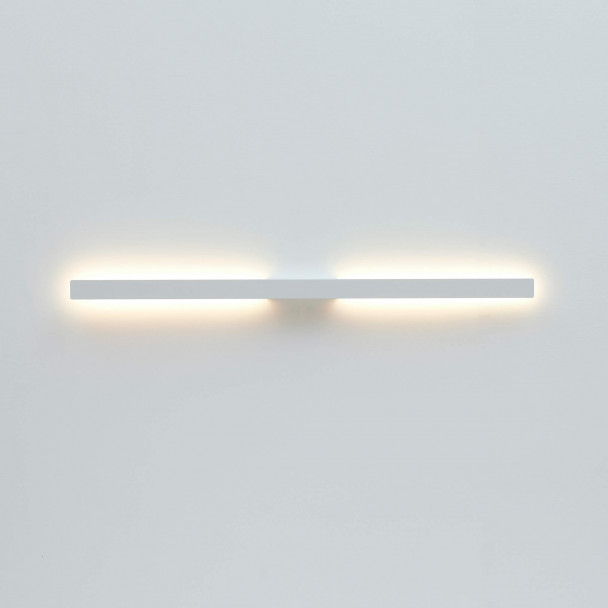 Aplique de diseño estilizado con iluminación tenue