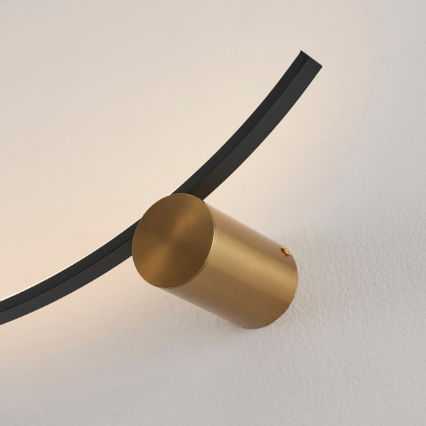 Aplique LED negro y dorado - Curva