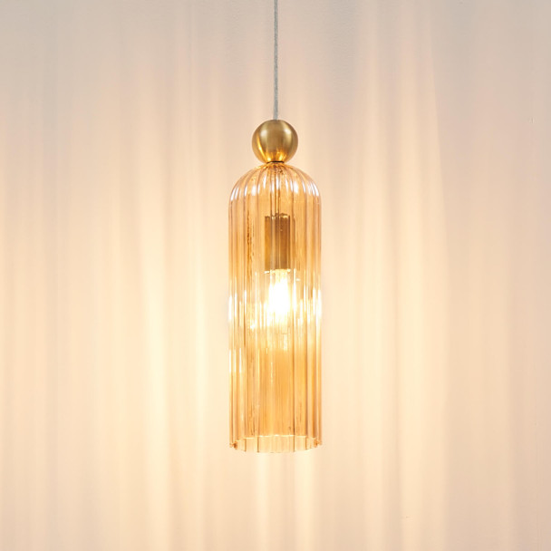 Lámpara colgante dorada con cristal estriado elegante - Leonora