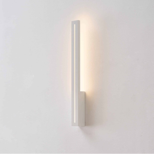 Aplique minimalista ideal para baño o pasillo - Noméris