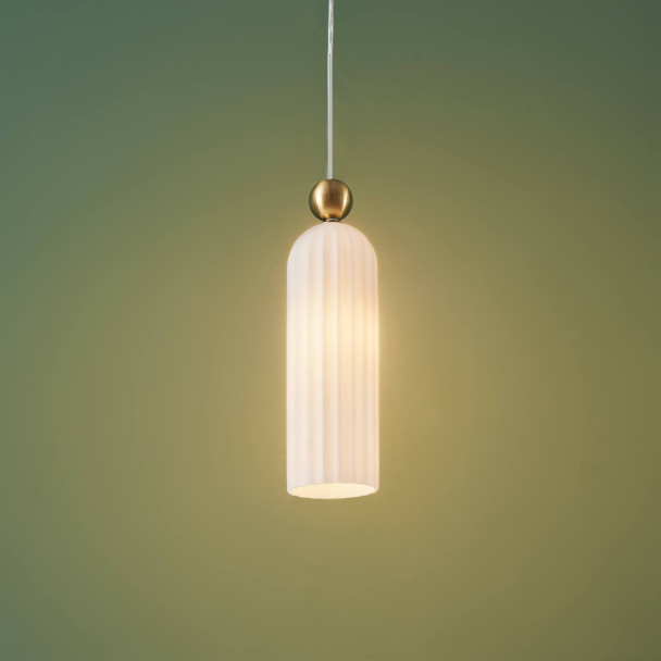 Luminaria dorada opal para salón - Leonora