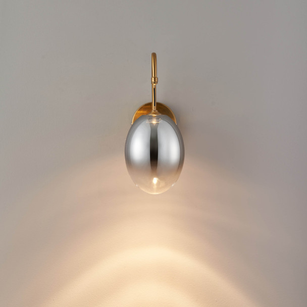 Aplique dorado LED en arco con globo ovalado...