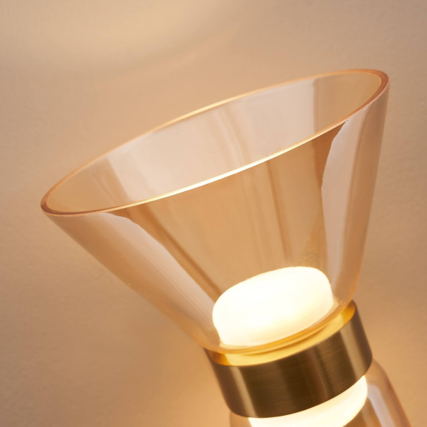 Aplique de diseño dorado con vidrio ámbar y LED...