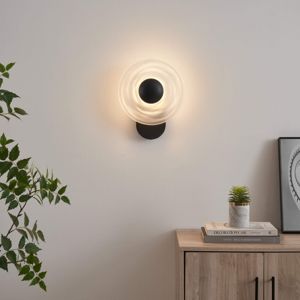 Aplique de pared negro con efecto halo...